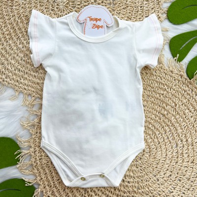 Salopete Creme com Flores e Body
